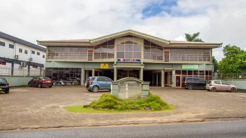 Kwattaweg 223-225, Q-Mall