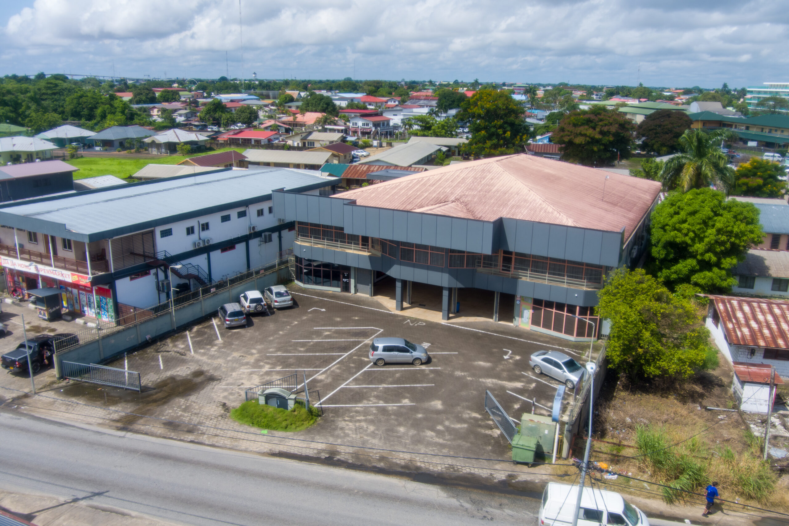 Kwattaweg 223-225, Q-Mall