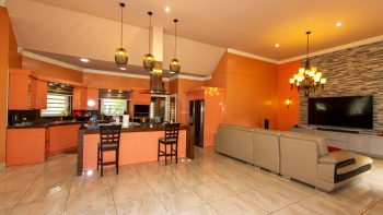 Paradijslaan 10-Welgelegen-Paramaribo-Surgoed Makelaardij NV-Koopwoning KW00171 (19)