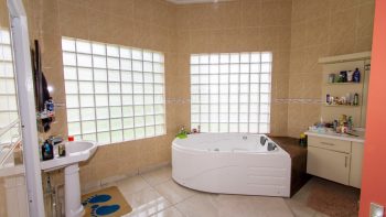 Paradijslaan 10-Welgelegen-Paramaribo-Surgoed Makelaardij NV-Koopwoning KW00171 (50)