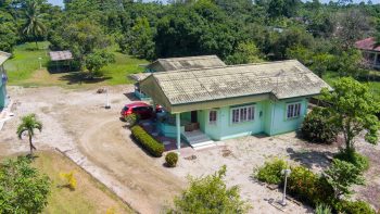 Weg naar Peperpot- Meerzorg -Commewijne -Surgoed Makelaardij NV - Koopwoning KW01066 (4)