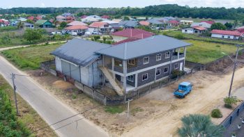 Hk Tineweg en Semaniastraat-oost- Garnizoenspad- Wanica- Surgoed Makelaardij NV- Koopwoning- KW01102 (1)