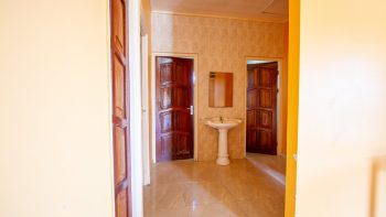 Hk Tineweg en Semaniastraat-oost- Garnizoenspad- Wanica- Surgoed Makelaardij NV- Koopwoning- KW01102 (24)