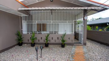 Teresinastraat 8- Beni's Park- Paramaribo- Suriname- Surgoed Makelaardij N.V- KW01180 (6)