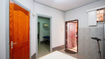 Hoek Dr. H.C. van Ommerenstraat en Selly Fernandesstraat 10a- Paramaribo- Suriname- Sugroed Makelaardij N.V (4)