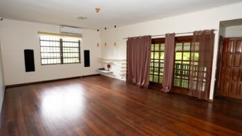 Virolastraat 44- Uitvlugt- Paramaribo- Suriname- Surgoed Makelaardij N.V- (8)