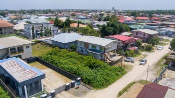 Rajanlaan 29- Uitvlugt- Paramaribo- Suriname- Surgoed Makelaardij N.V- KP01306 (2)