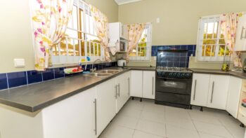 Taxusstraat 6- Garnizoenspad- Wanica- Suriname- Surgoed Makelaardij N.V- HW01346 (9)