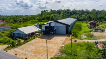 Tout Lui Faut Kanaalweg 154- Wanica- Suriname- Surgoed Makelaardij N.V- HZ01393 (1)