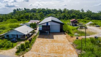 Tout Lui Faut Kanaalweg 154- Wanica- Suriname- Surgoed Makelaardij N.V- HZ01393 (25)