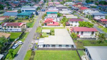 Onoribolaan 18- Hermitage- Paramaribo- Suriname- Surgoed Makelaardij N.V- KW01012 (3)