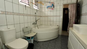 H.J. van Ommerenstraat BR 17- Zorg en Hoop- Paramaribo- Suriname- Surgoed Makelaardij N.V- KW01410 (15)