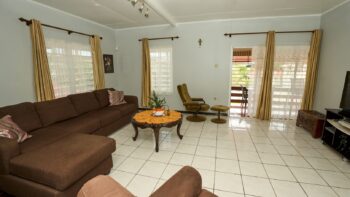 H.J. van Ommerenstraat BR 17- Zorg en Hoop- Paramaribo- Suriname- Surgoed Makelaardij N.V- KW01410 (21)