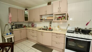 H.J. van Ommerenstraat BR 17- Zorg en Hoop- Paramaribo- Suriname- Surgoed Makelaardij N.V- KW01410 (7)