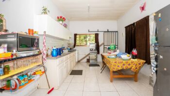 Paragh Dhaniramsingweg 26- Lelydorp- Wanica- Suriname- Surgoed Maklaardij N.V- KW01382(11)
