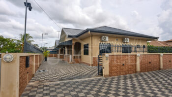 Soepgroenteweg 43- Kwatta- Paramaribo- Suriname- Surgoed Makelaardij N.V- HW01525 (1)