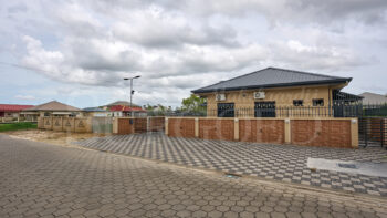 Soepgroenteweg 43- Kwatta- Paramaribo- Suriname- Surgoed Makelaardij N.V- HW01525 (2)